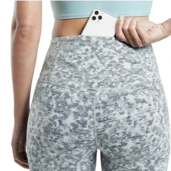 Athleta Elation Textured 7/8 Tight - Picture 5 of 6